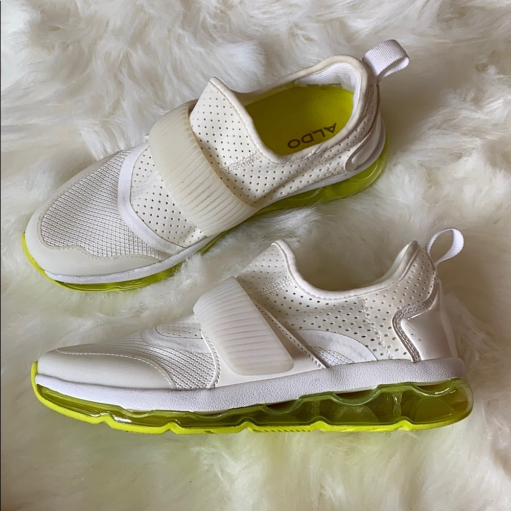 Neon Yellow/White Fashionable Sneaker